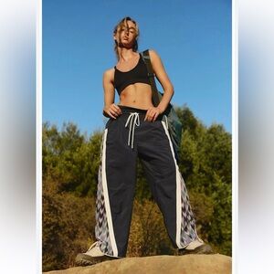New Free People Movement Champ Is Here Printed Pants Women's Size xs NWOT
